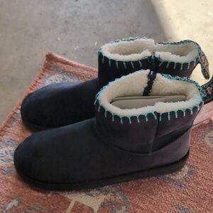 Muk Luks Women's Fauxfur Size 8